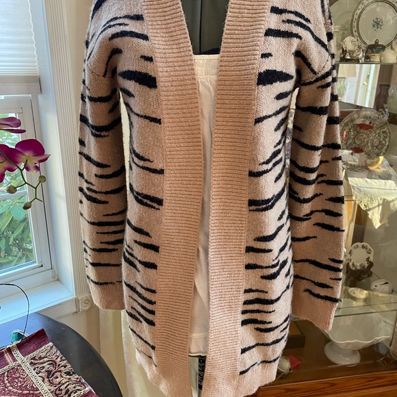 BB Dakota Women's Cardigan - Picture 3 of 9